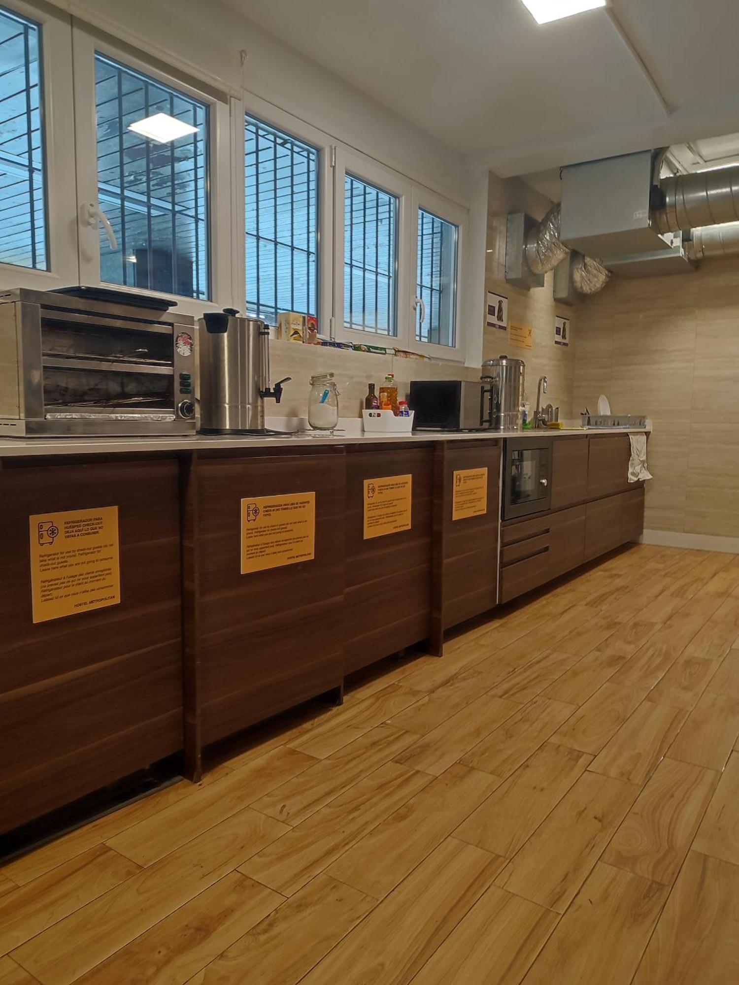 Bilbao Metropolitan Hostel By Bossh Hotels Exteriör bild
