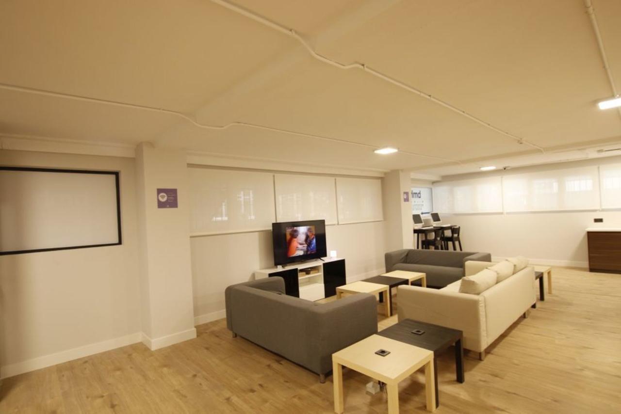 Bilbao Metropolitan Hostel By Bossh Hotels Exteriör bild