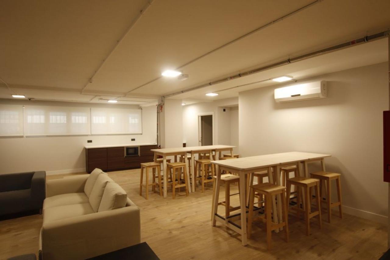 Bilbao Metropolitan Hostel By Bossh Hotels Exteriör bild