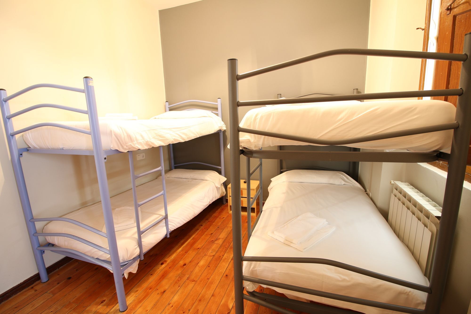Bilbao Metropolitan Hostel By Bossh Hotels Exteriör bild